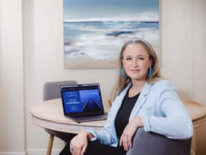Dr Katie Kjelsaas, Online Therapy, Connections Count, Corporate Coaching and training